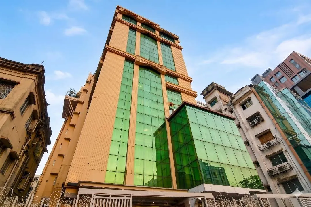 FACADE 4